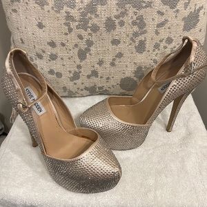 Champagne Rhinestone Size 9.5 Heels